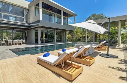 Choeng Thale Villa | Lion Villa Phuket