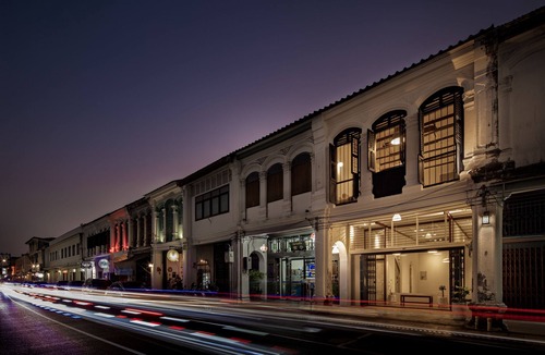 Talat Nuea House | Loft style living like a local, city life for you to explore Phuket Old Town