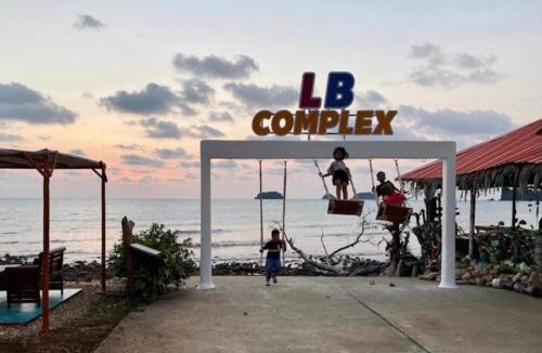 Ko Chang Hotel | Lonely beach complex titanic hotel in beach shopping street markets ในศูนการค้าติดทะเล