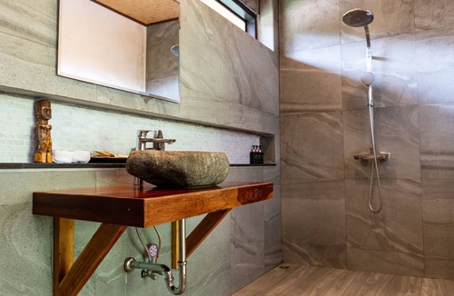Ko Lanta Hotel | Long Beach Chalets
