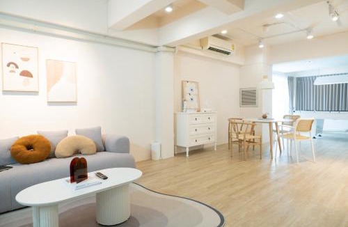 Thanon Phaya Thai Apartment | Lumi Minimal Residence