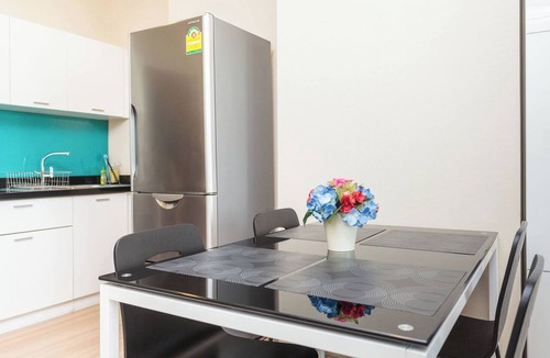 Khlong Ton Sai Apartment | Luxurious 2-Bedroom Apartment Near Chao Phraya River