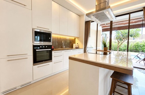 Nong Kae Villa | Luxurious 3-Bedroom Private Pool Villa with Billiard only 10 Mins to Sea & Malls