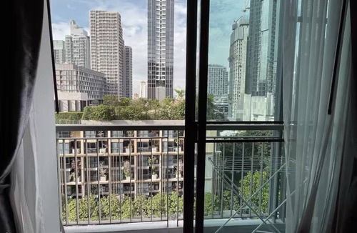 Sukhumvit Condo | Luxurious 35 Sqm Condo with Stunning Bangkok Views