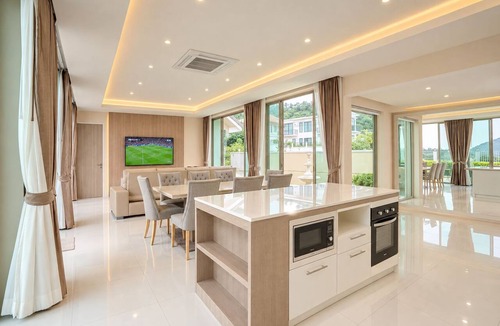 Nong Kae Villa | Luxurious 4-Bedroom Pool Villa with Best Mountain Views, 5 Minutes to Everything