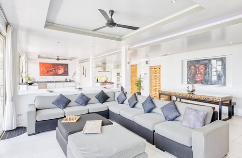 Bophut House | Luxury 900sqm, 7 Bedroom Villa, Chaweng, Pool & Fitness, Seaview