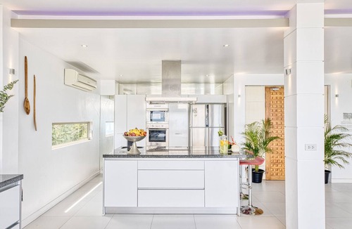 Bophut House | Luxury 900sqm, 7 Bedroom Villa, Chaweng, Pool & Fitness, Seaview