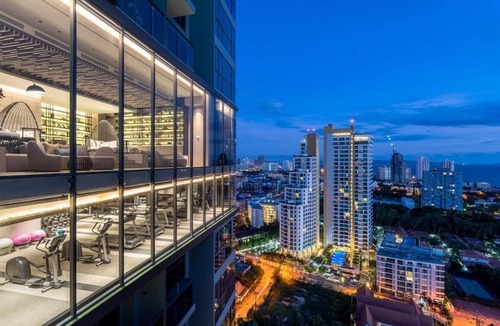 Pratumnak Hill Apartment | Luxury Stay - Great Location & Sea View Room
