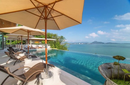 Talat Nuea Villa | Luxury Villa Skyfall Phuket Ocean View
