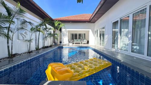 Pratumnak Hill Villa | Majestic Residence Pool Villa Private Beach