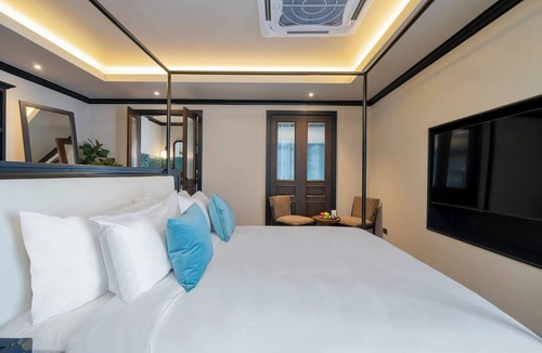 Chakkrawat Hotel | Merchant's Gate Songwat
