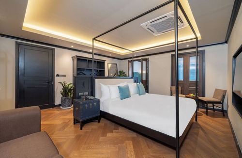 Chakkrawat Hotel | Merchant's Gate Songwat