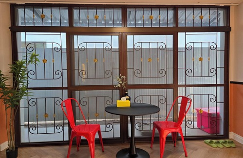 Na Kluea House | Mid Century villa close Jomtien 1 mins walk ,pattaya 3 Bed 4 Bath Pet welcome