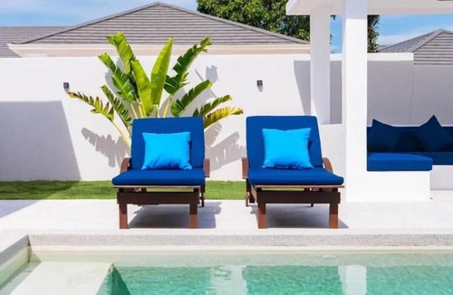 Bophut Villa | Modern 3 bedroom private pool villa near Fishermans Village