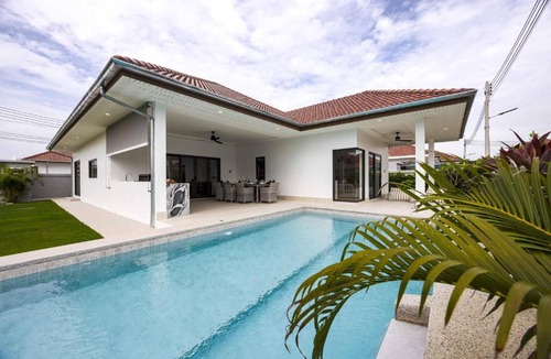 Hua Hin Villa | Modern 3BR Villa w/Private Pool (MV55)