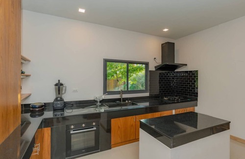 Si Sunthon Villa | Modern 6BR Private Pool Villa