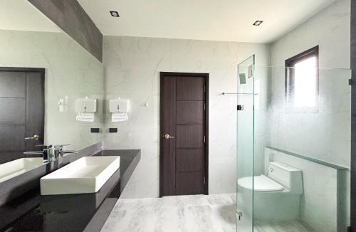 San Phranet Villa | Modern House Uprompt Chiangmai