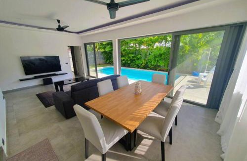 Nai Harn Villa | Modern pool villa 3 bedrooms
