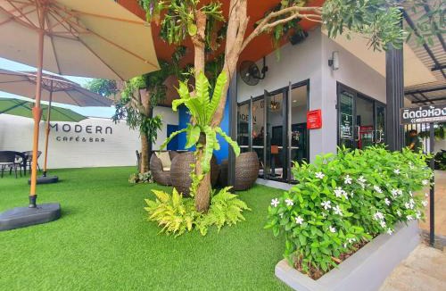 Phichit Resort | Modern Resort
