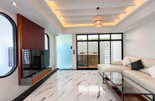 Talat Yai Villa | Modern ZEN Vibe 3BR Pool Villa Phuket