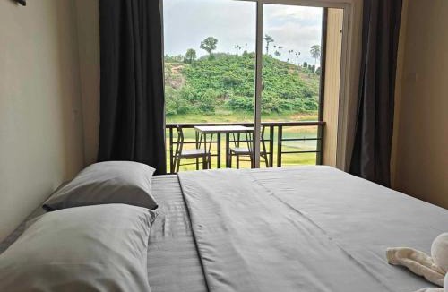 Than To Hotel | Moon lake resort-coffee and camping