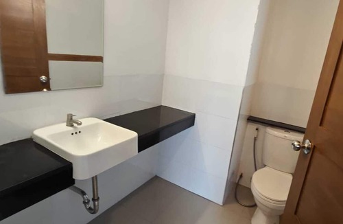 Ratchathewi Hotel | N & B Home Hotel