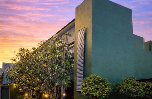 Sing Buri Hotel | Na Ville Resort