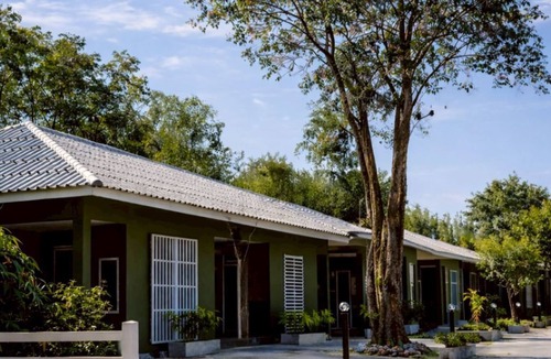 Sing Buri Hotel | Na Ville Resort