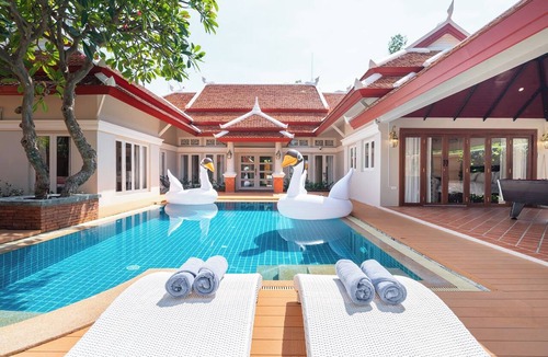 Jomtien House | Naka Pool Villa Pratumnak Pattaya