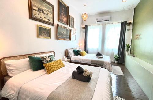 Wat Sam Phraya Apartment | Nawa house,entire house, near Grand Palace