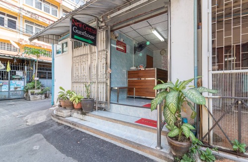 Wat Bowon Niwet House | New Central Guesthouse