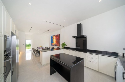 Si Sunthon Villa | New & Luxurious Bangtao 4Bed Private Pool Villa