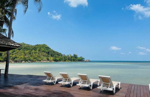 Chaloklum House | Nirvana By the Sea