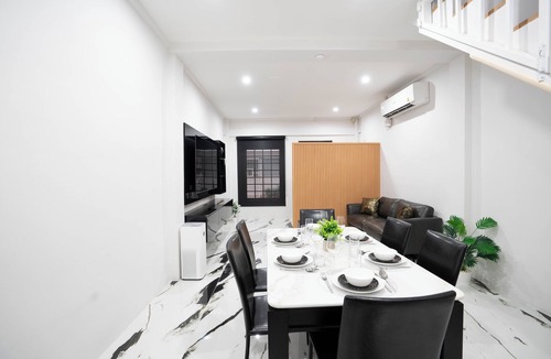 Bang Phlat House | No.31 - whole 3-storey townhouse, 15 min to Grand Palace, sleeps 5