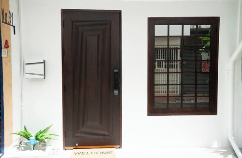 Bang Phlat House | No.31 - whole 3-storey townhouse, 15 min to Grand Palace, sleeps 5