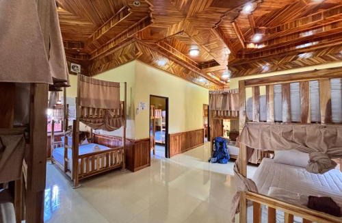 Nong Khiaw Hostel | Nongkhiew Heaven Backpackers Hostel & Tours