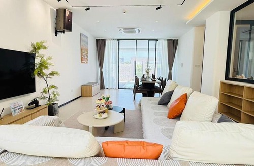 Central Pattaya Villa | NORD House KTV BBQ Terrace Pool Table And Swimming Pool