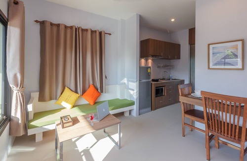 Rawai Apartment | One Bedroom Holiday service apartment Naiharn beach