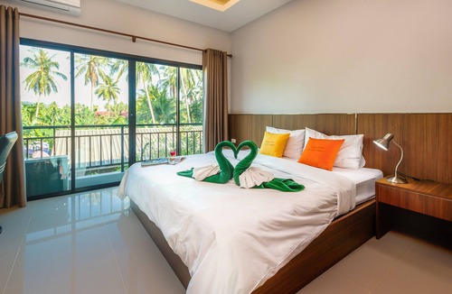 Rawai Apartment | One Bedroom Holiday service apartment Naiharn beach