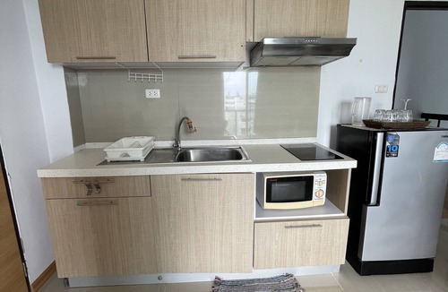 Nanai Road House | One Bedroom with Living Room and Kitchenette in Patong