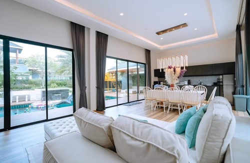 Kao Yai Villa | Orange - Luxurious 3-Bedroom Pool Villa Near Cha-Am Beach
