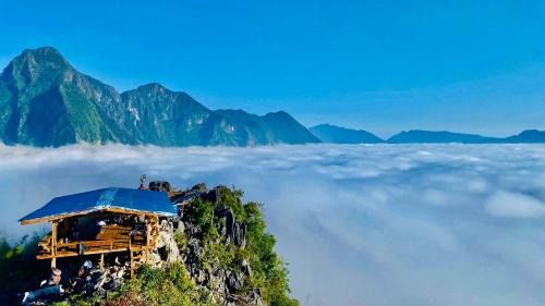 Nong Khiaw House | Overnigth Camping Peak of Nong khiaw