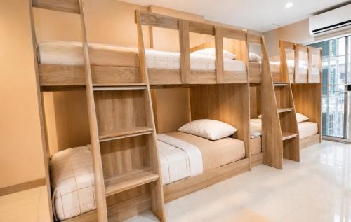 Asoke Hostel | Pawtel