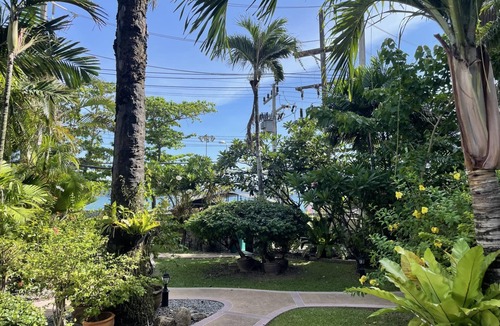 Patong Apartment | Peaceful retreat at Kalim Bay - pool, bar, garden