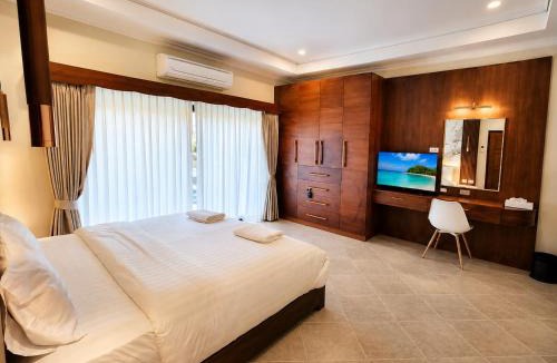 Pratumnak Hill Villa | Phratamnak Seaside Pool Villa