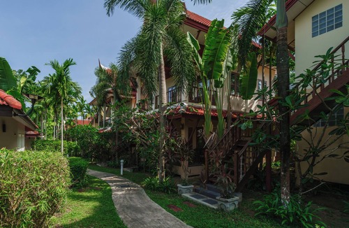 Rawai House | Phuket tropical bungalow with living room & kittchenette 700 meters to the beach