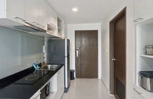 Wichit Apartment | Pixel-Modern 1-BR Apartment with Pool View in Cape Panwa