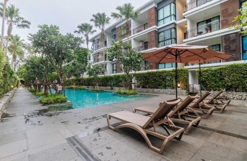 Rawai Apartment | Pool View 2BR Walk to Beach & Cafés C327