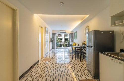 Rawai Apartment | Pool View 2BR Walk to Beach & Cafés C327