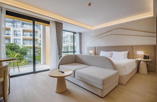 Sa Khu Apartment | Pool View Condo 2204 SEA HEAVEN Resort